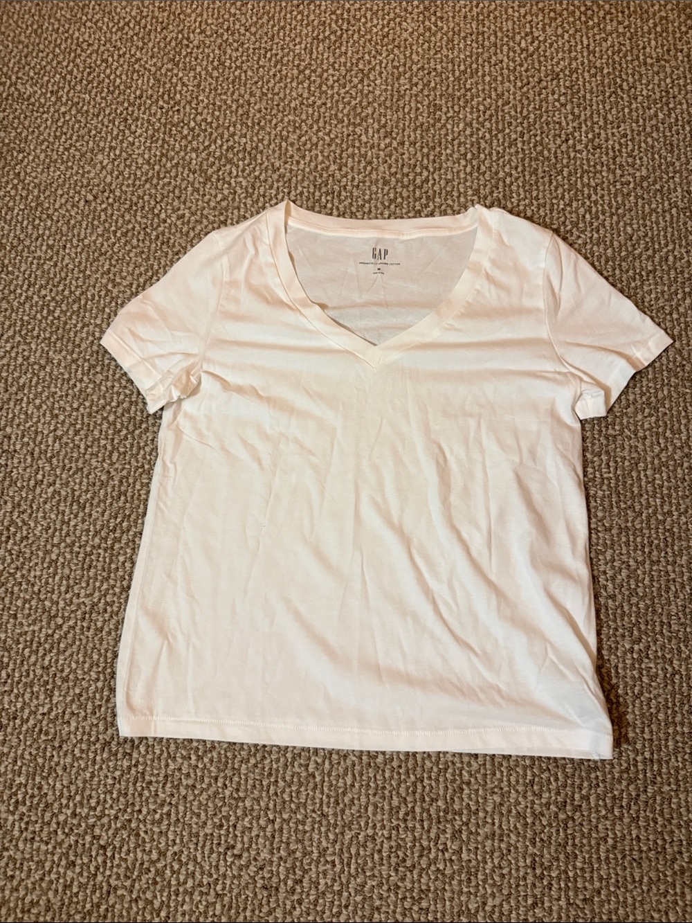 GAP Women's White V-Neck Short Sleeve Tee
